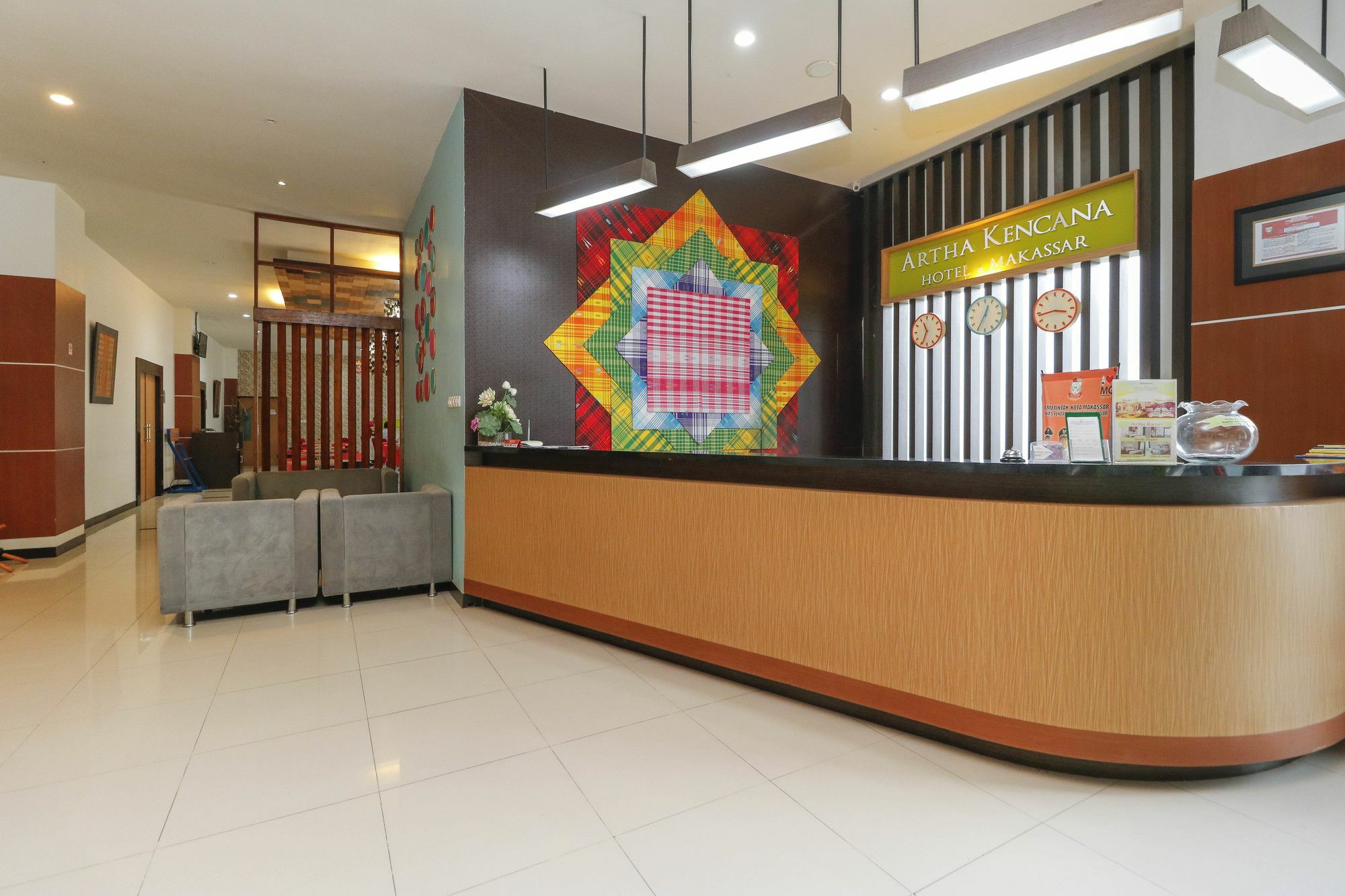 Reddoorz Plus Near Pantai Losari Hotel Makassar Kültér fotó