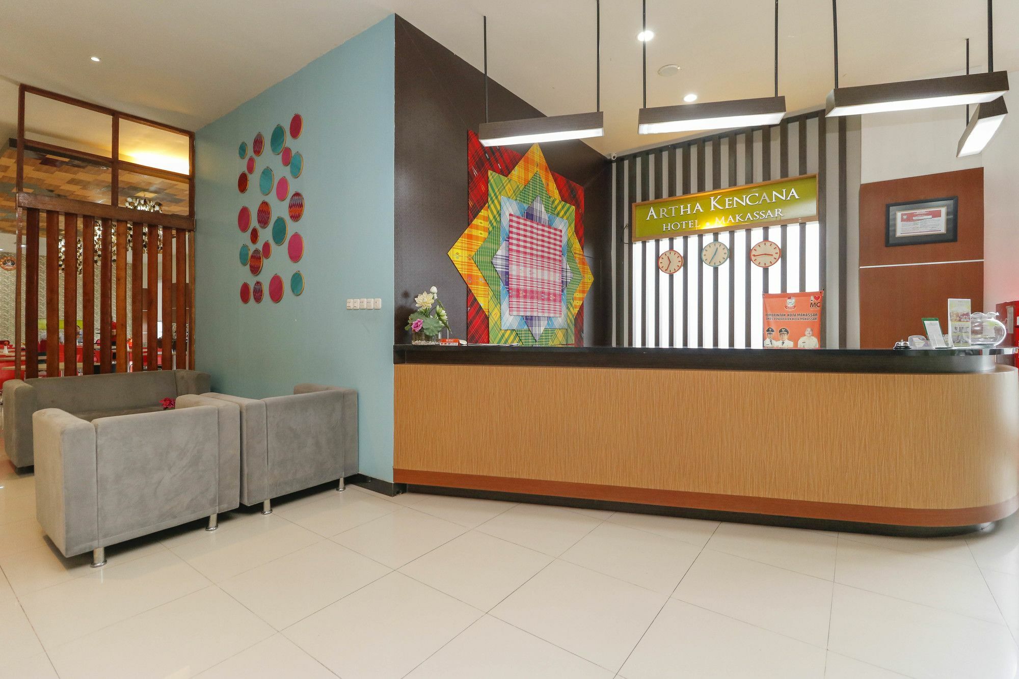 Reddoorz Plus Near Pantai Losari Hotel Makassar Kültér fotó